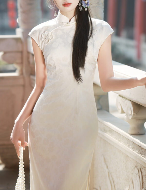 Women's Off-White Jacquard Floral Cheongsam Dress - Image 5