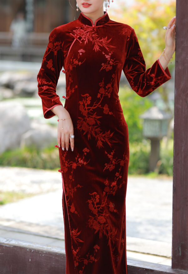 Women’s Elegant Plum Blossom and Leaves Velvet Qipao Chinese Dress - Image 2
