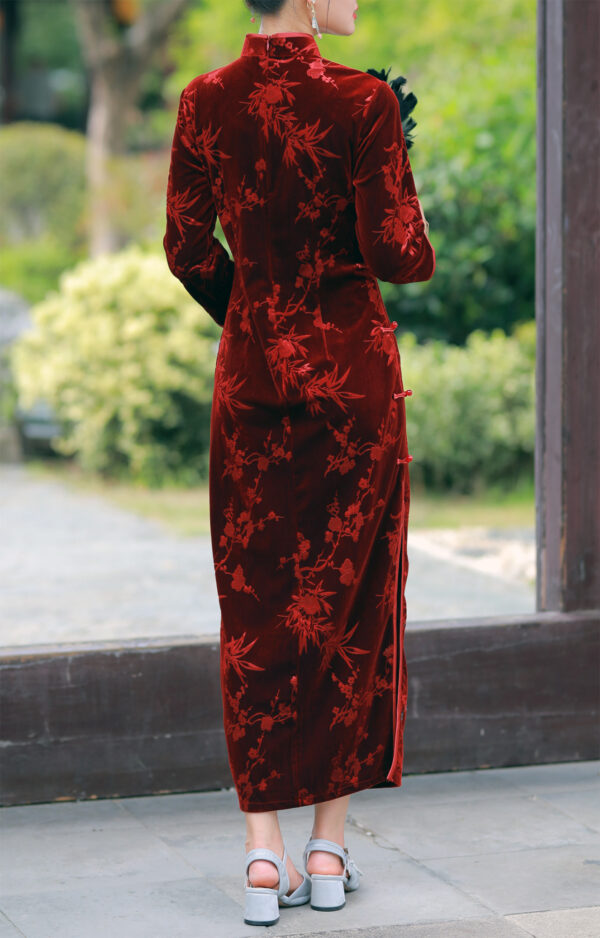 Women’s Elegant Plum Blossom and Leaves Velvet Qipao Chinese Dress - Image 6