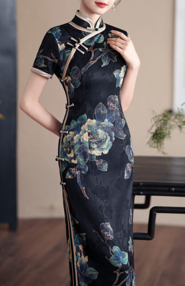 Women’s Luxury Peony Jacquard Cheongsam Dress - Image 2